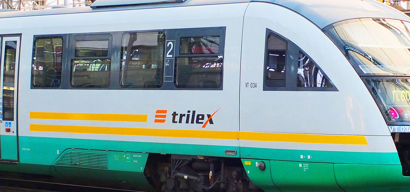 Desiro Dresden Hbf Ein Desiro-Dieseltriebwagen von Trilex in Dresden