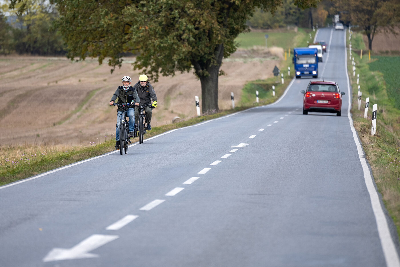 Mitglieder zeigen die jetzige Situation auf der S 109